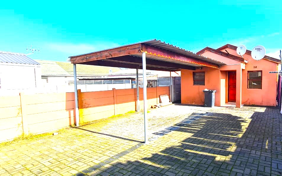 2 Bedroom Property for Sale in Clairewood Western Cape